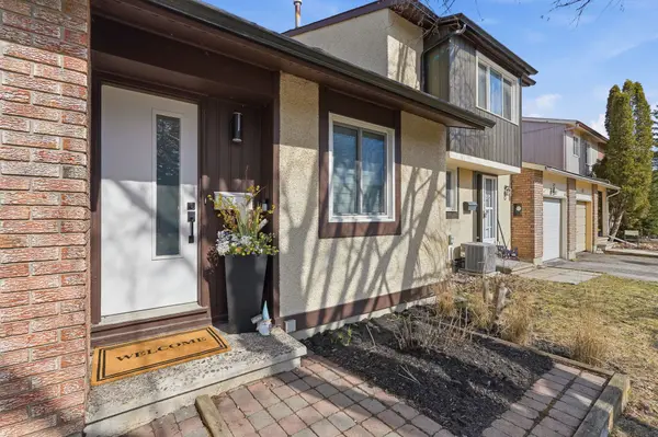 45 Tedwyn DR, Barrhaven, ON K2J 1P9