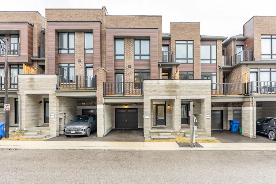 15 Gunton ST, Aurora, ON L4G 4A9