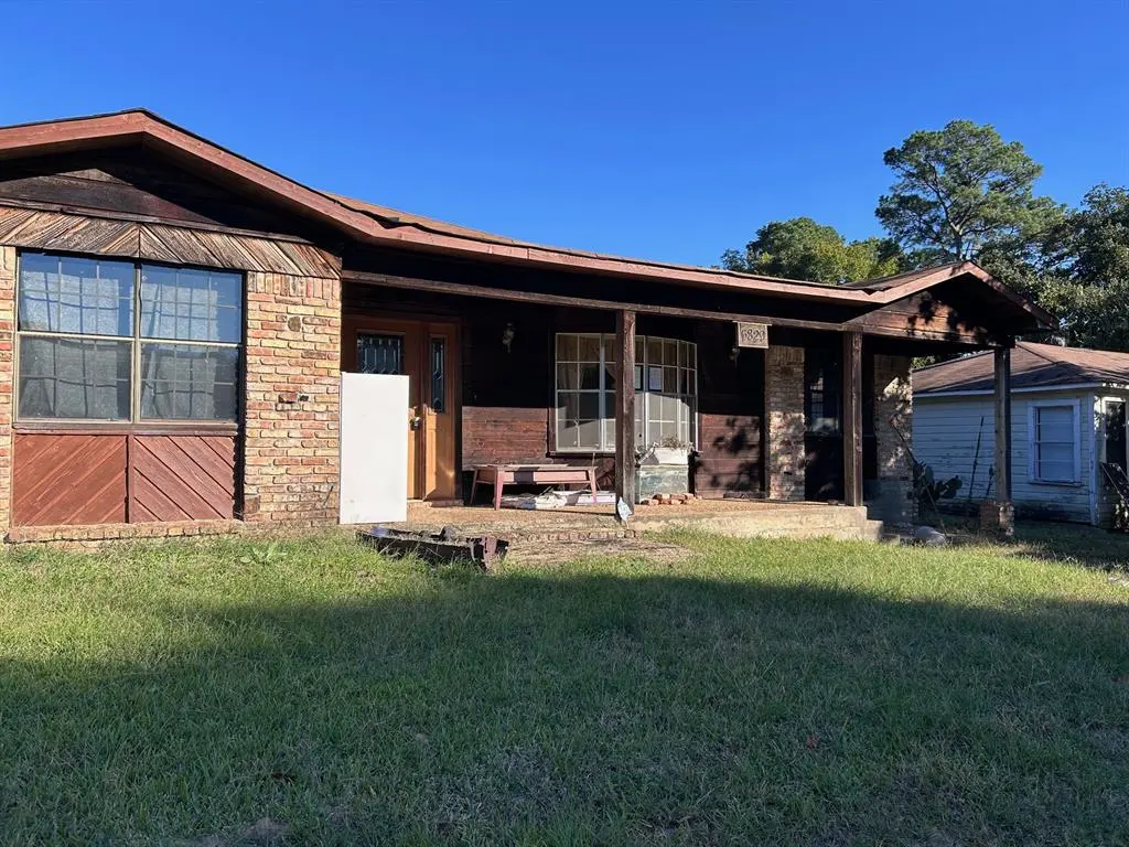 6829 Greenway Avenue, Shreveport, LA 71119