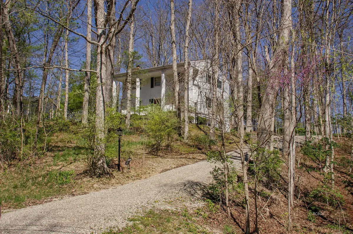 6950 Cornell Rd, Athens, OH 45701