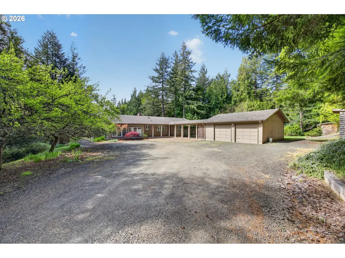 58492 GARDEN VALLEY RD, Coquille, OR 97423