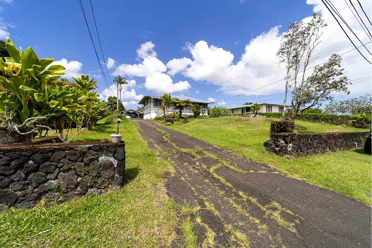 450 POHAKULANI ST, Hilo, HI 96720