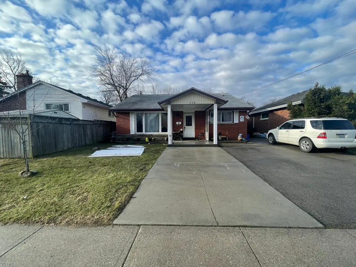 176 Fennell AVE E #2, Hamilton, ON L9A 1S3