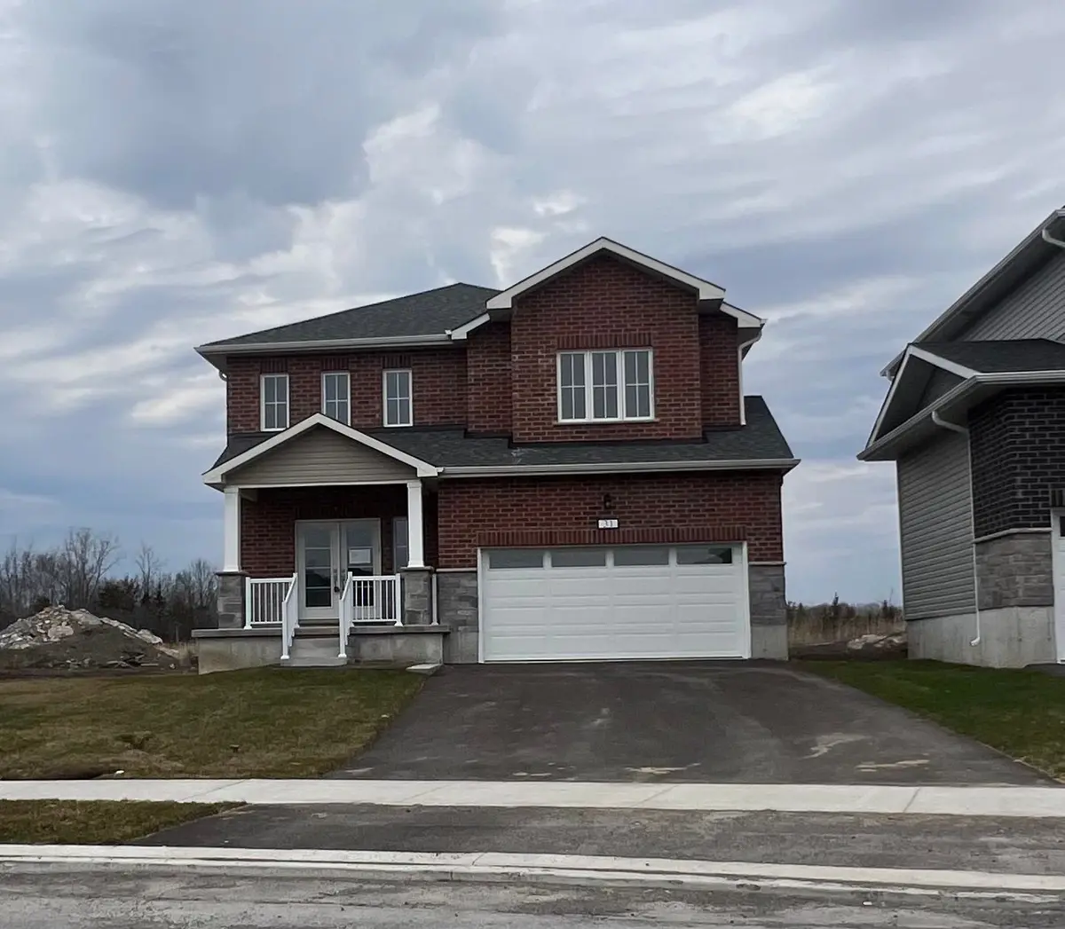 31 Bradden CRES, Belleville, ON K8N 0T8