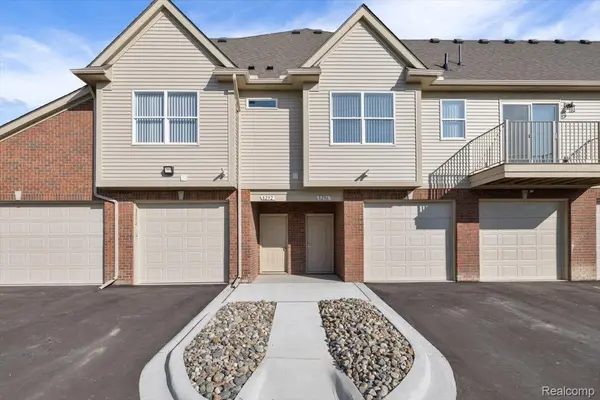 8292 Heywood CIR #4, Sterling Heights, MI 48312