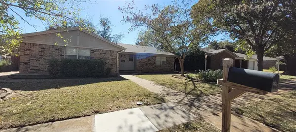 801 Redbud Street,  Crowley,  TX 76036