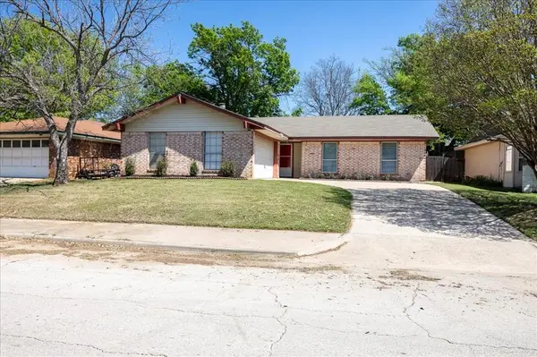 5424 Prince Drive, Lake Dallas, TX 75065