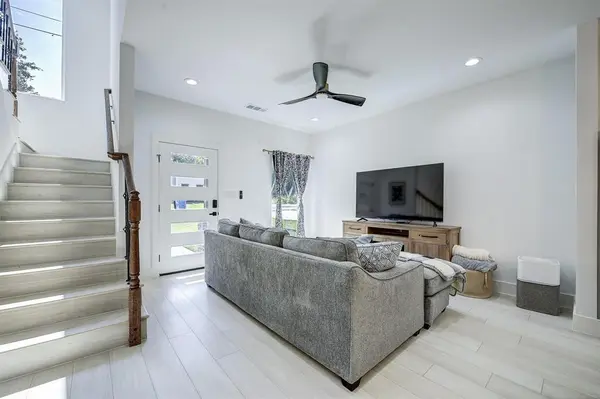 5807 Black Pine Circle, Granbury, TX 76048