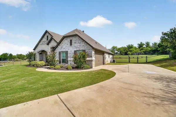 1019 Merriam Court, Weatherford, TX 76087