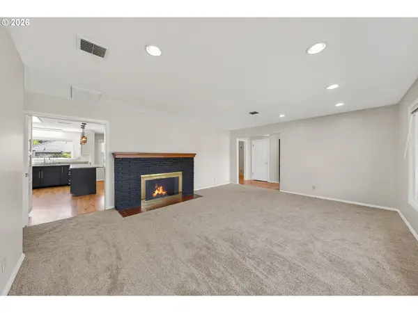 1025 NW BASCO AVE, Roseburg, OR 97471