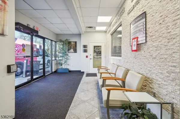 25 E Willow St, Unit A, Millburn Twp., NJ 07041