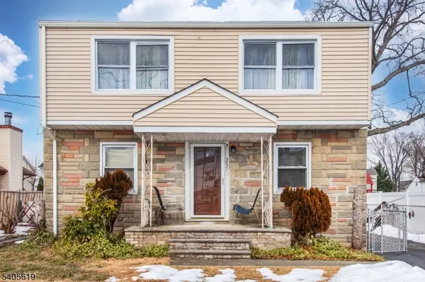 257 Floral Ln, Saddle Brook Twp., NJ 07663