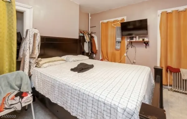 148 Barclay St, Paterson City, NJ 07503