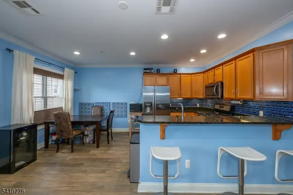 604 Avenue A #104, Bayonne City, NJ 07002