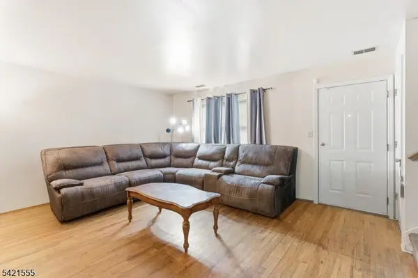 94 19Th Ave, Newark City, NJ 07103