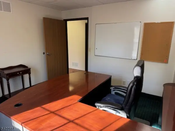 63 Beaverbrook Rd, Lincoln Park Boro, NJ 07035