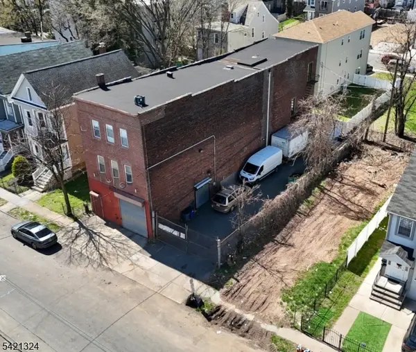 59 N 14Th St, East Orange City, NJ 07017