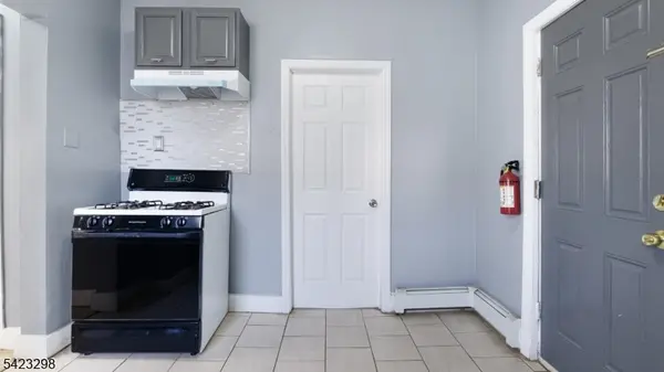 126 N 14Th St, East Orange City, NJ 07017