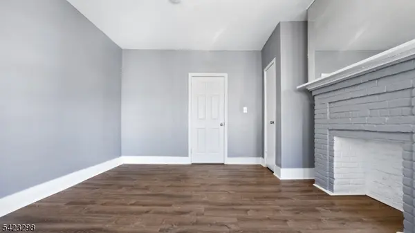 126 N 14Th St, East Orange City, NJ 07017