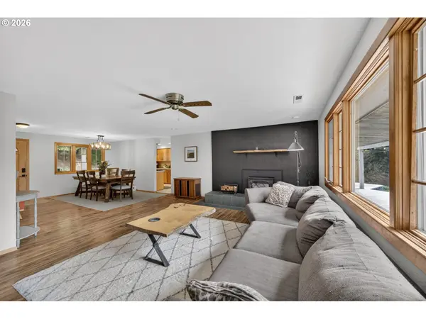 58492 GARDEN VALLEY RD, Coquille, OR 97423