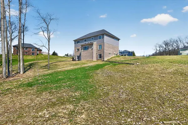 126 Parker LN, Brandon Twp, MI 48462