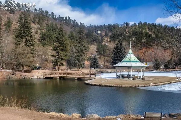 10420 El Paso AVE, Green Mountain Falls, CO 80819