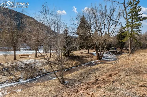 10420 El Paso AVE, Green Mountain Falls, CO 80819