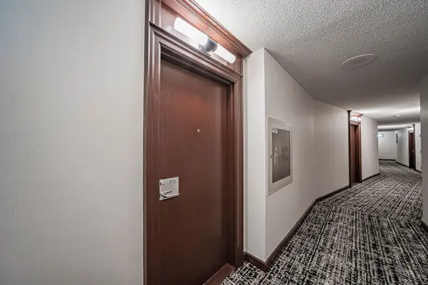 1055 Bay ST #713, Toronto C01, ON M5S 3A3