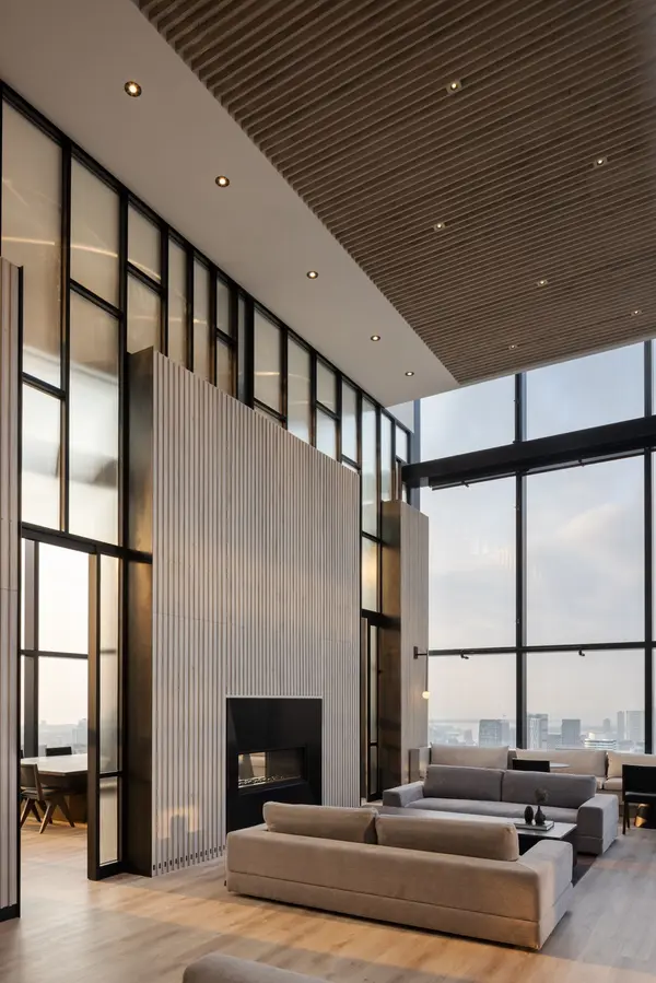 55 Charles ST E #3413, Toronto C08, ON M4Y 0J1