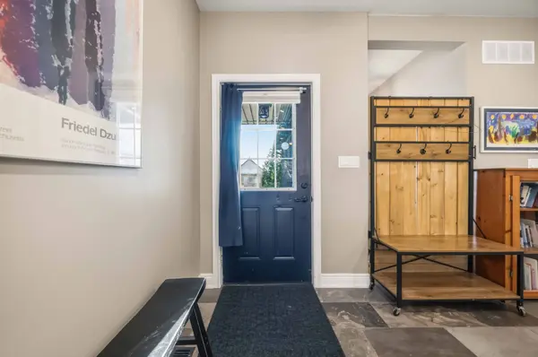 391 Verdun RD, Oshawa, ON L1H 5T7