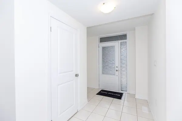 15 Gunton ST, Aurora, ON L4G 4A9