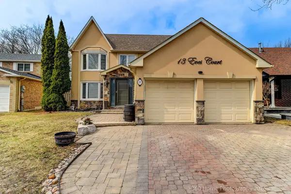 13 Eves CT, Newmarket, ON L3Y 7P8