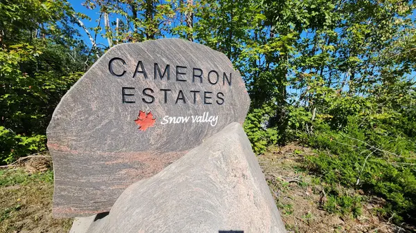 15 Byers ST, Springwater, ON L9X 2A3