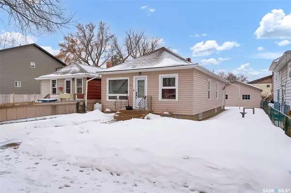 1131 H AVENUE N, Saskatoon, SK S7L 2C8