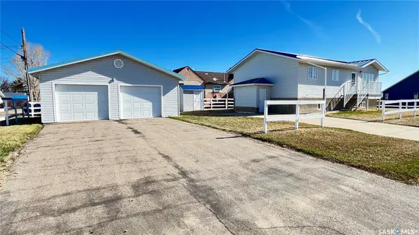 215 Lonsdale STREET, Maple Creek, SK S0N 1N0