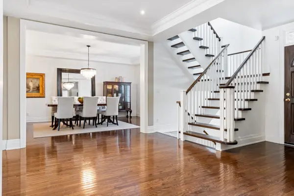 562 Gladwyne CT, Mississauga, ON L5H 4L4