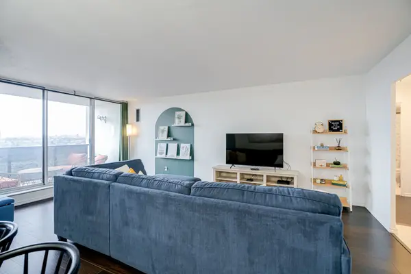 85 Emmett AVE #2008, Toronto W04, ON M6M 5A2