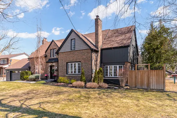 126 Elizabeth ST S, Brampton, ON L6Y 1R5