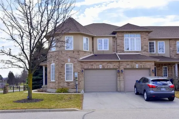 39 Panabaker DR #7, Hamilton, ON L9G 0A2