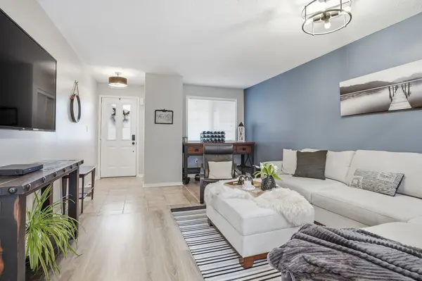 14 Kenyon CRES, Grimsby, ON L3M 5P4