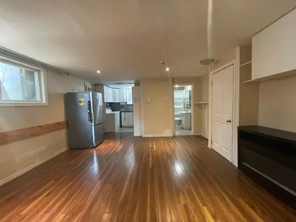 176 Fennell AVE E #2, Hamilton, ON L9A 1S3