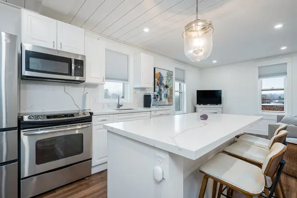 110 Sykes ST N #303, Meaford, ON N4L 1S6