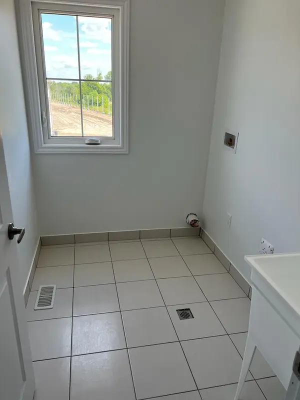 18 Lincoln DR, Belleville, ON K8N 0T8