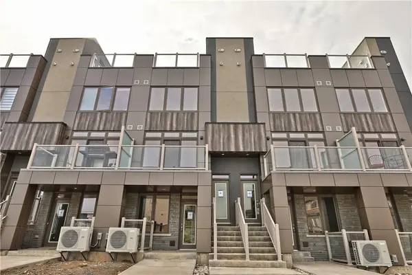 261 Skinner RD #8, Hamilton, ON L8B 1W6