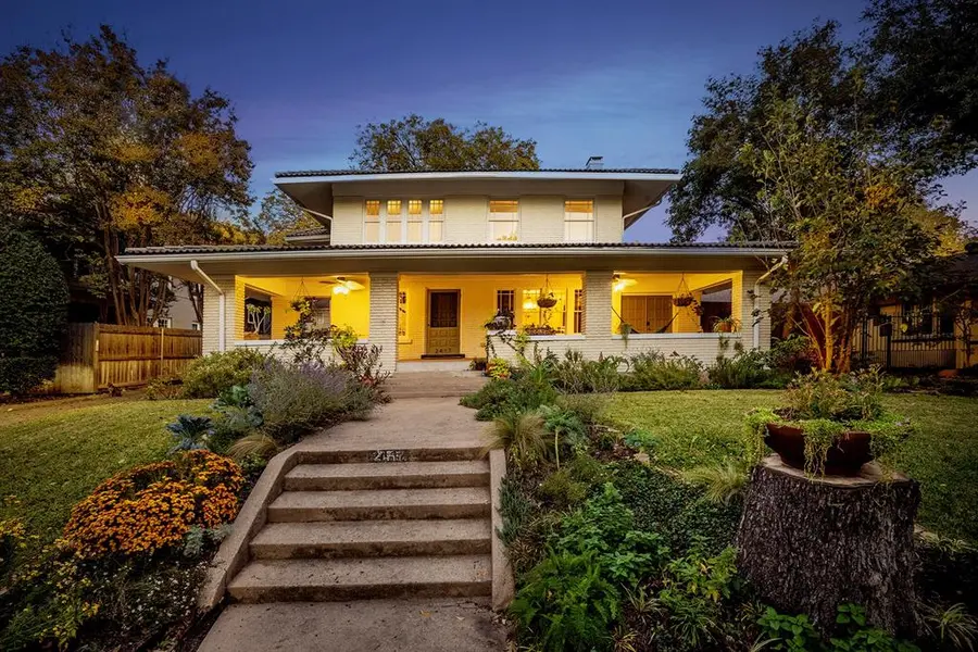 2417 5th Avenue, Fort Worth, TX 76110