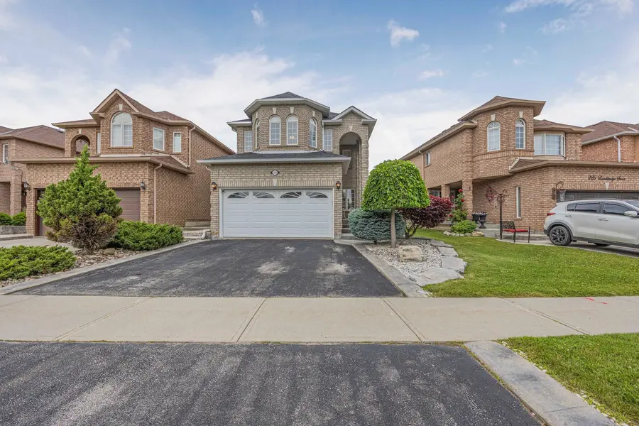 223 Landsbridge ST, Caledon, ON L7E 2J6