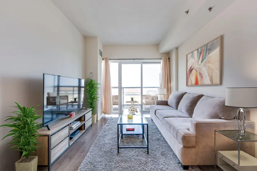 560 North Service RD #303, Grimsby, ON L3M 0G3