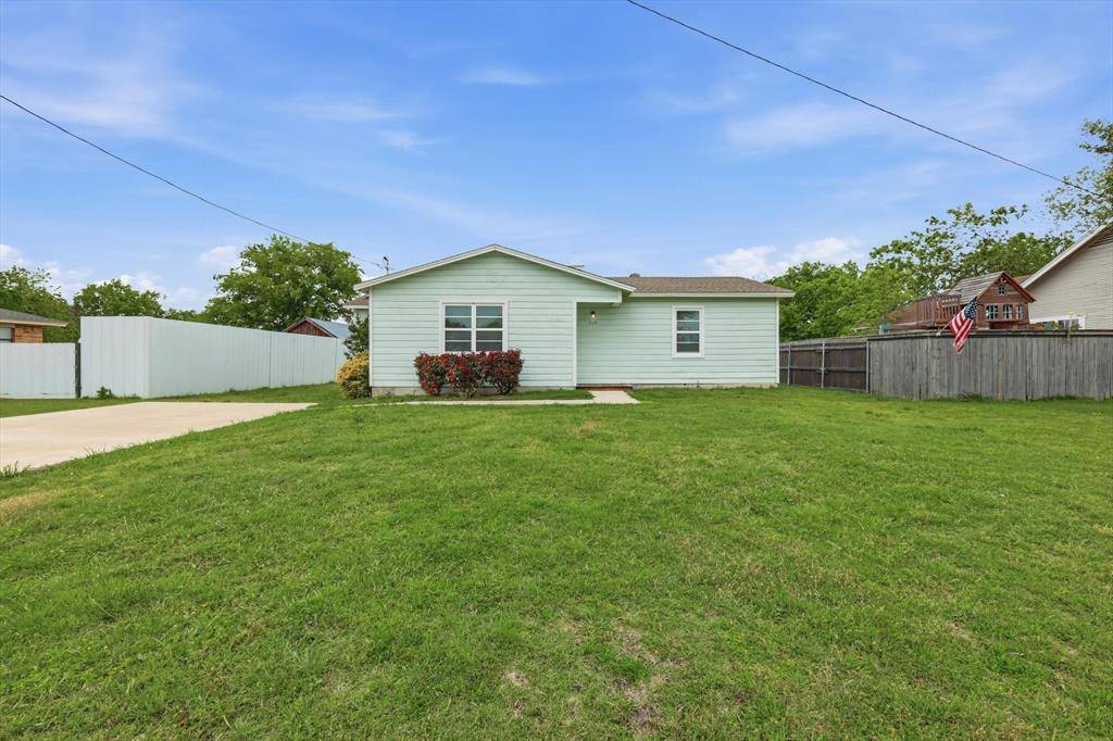 204 E Bailey Street, Ponder, TX 76259