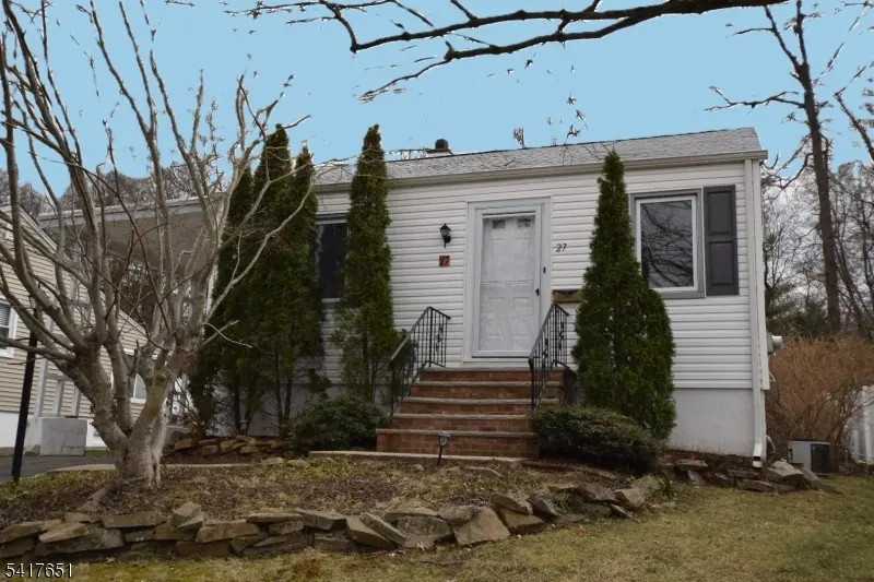 27 Grant Ave, New Providence Boro, NJ 07974