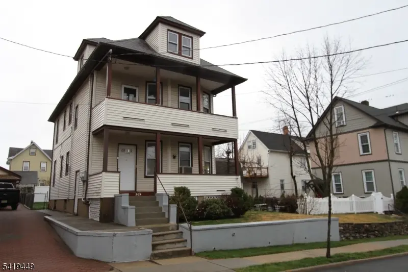 309 Monroe St, Carlstadt Boro, NJ 07072
